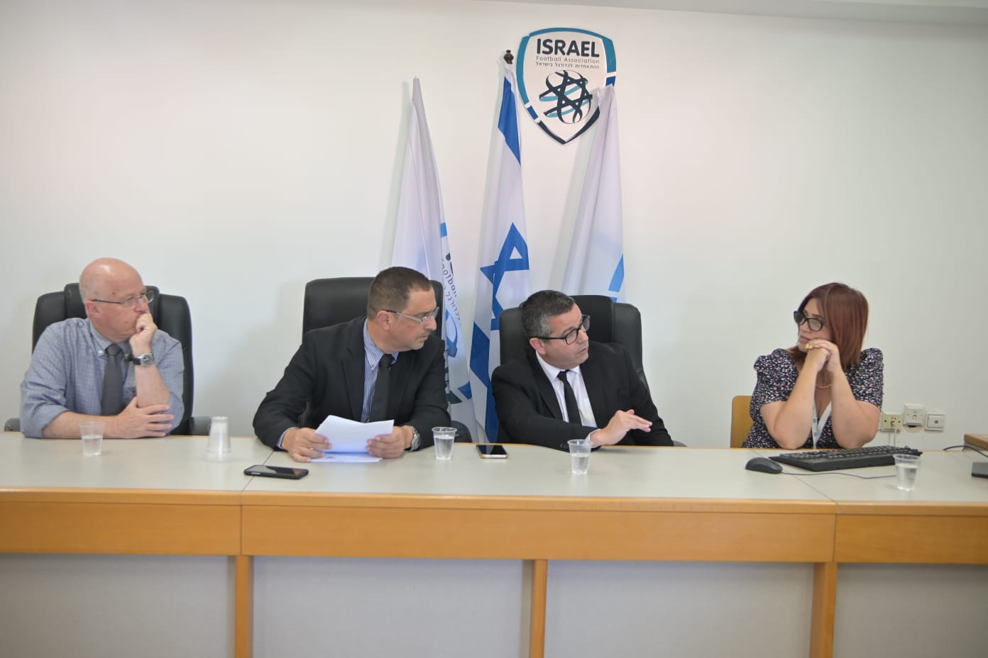 דייני בית הדין של ההתאחדות לכדורגל: נעם ליובין, ישראל שמעוני, גיורא לנדאו