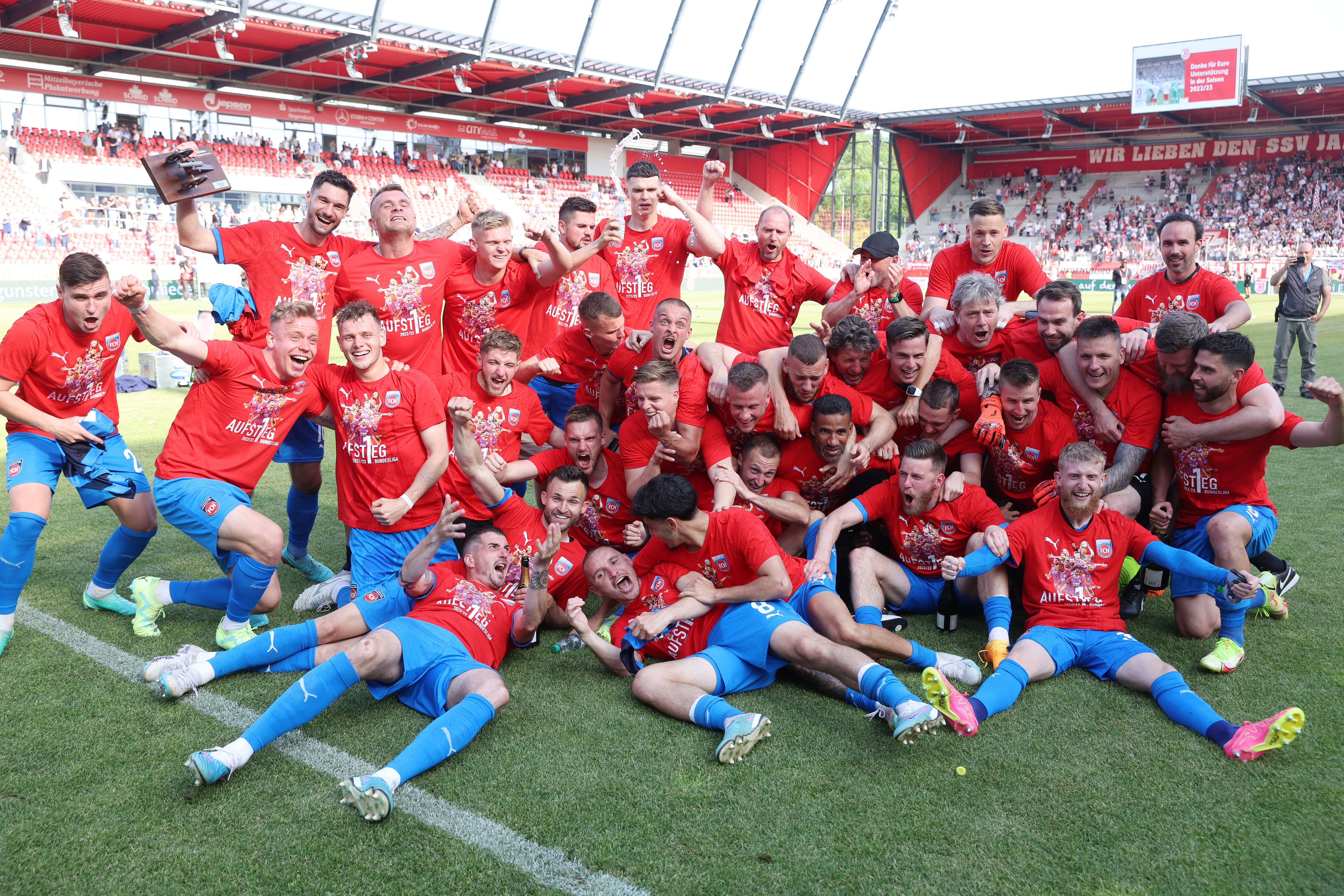 שחקני היידנהיים חוגגים