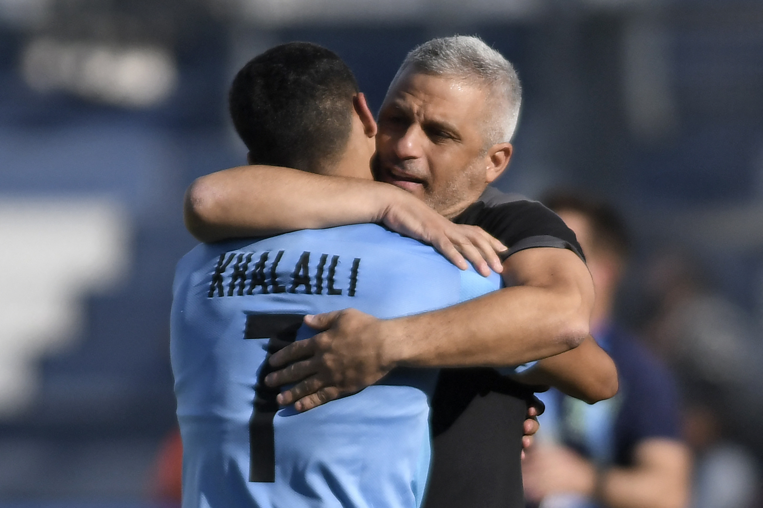 שחקן נבחרת ישראל עד גיל 20 ענאן חלאילי עם אופיר חיים