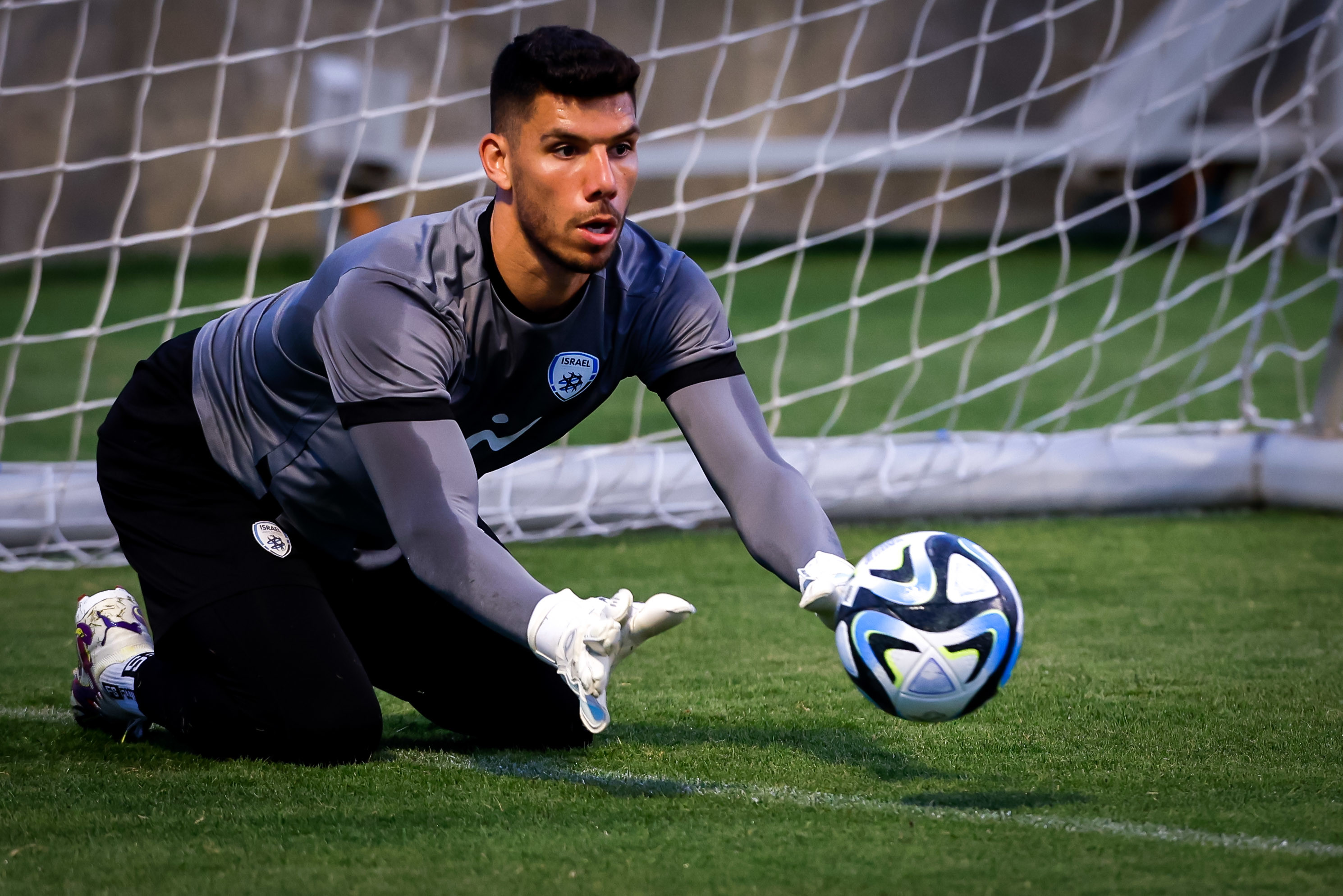 עומרי גלזר באימון נבחרת ישראל