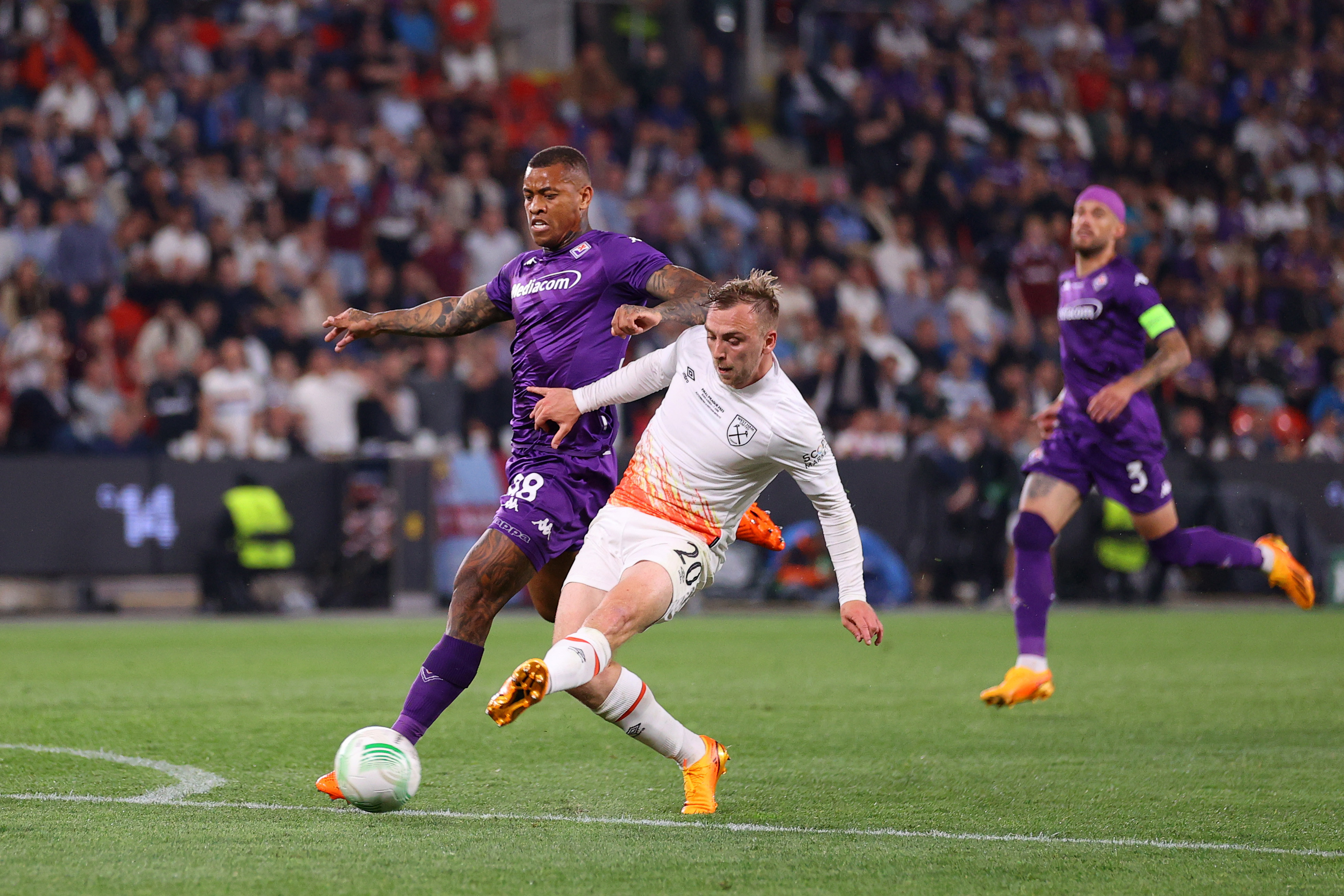 ג'רוד בואן כובש עבור ווסטהאם בגמר הקונפרנס ליג