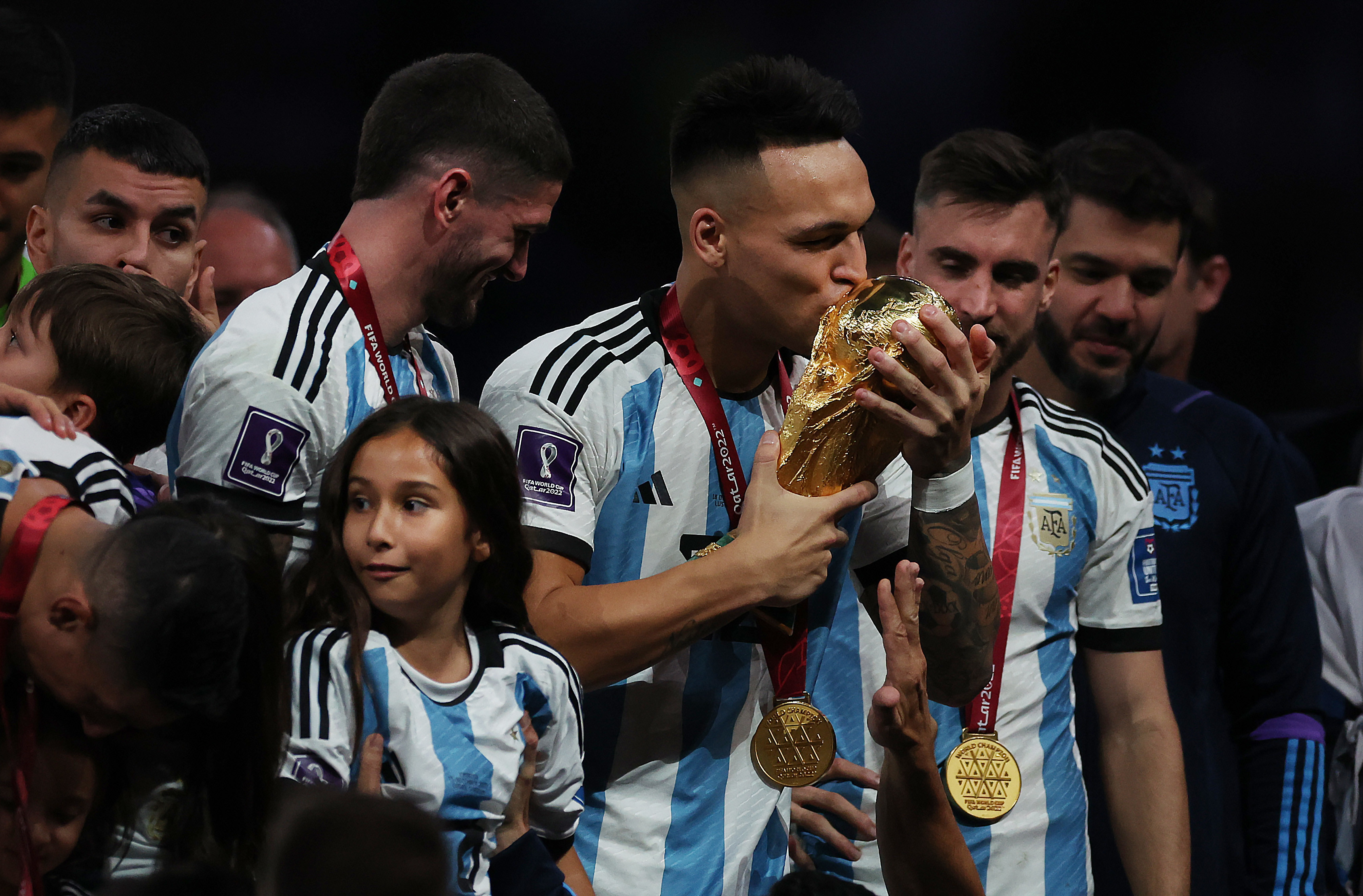 לאוטרו מרטינס, שחקן נבחרת ארגנטינה עם גביע העולם 2022