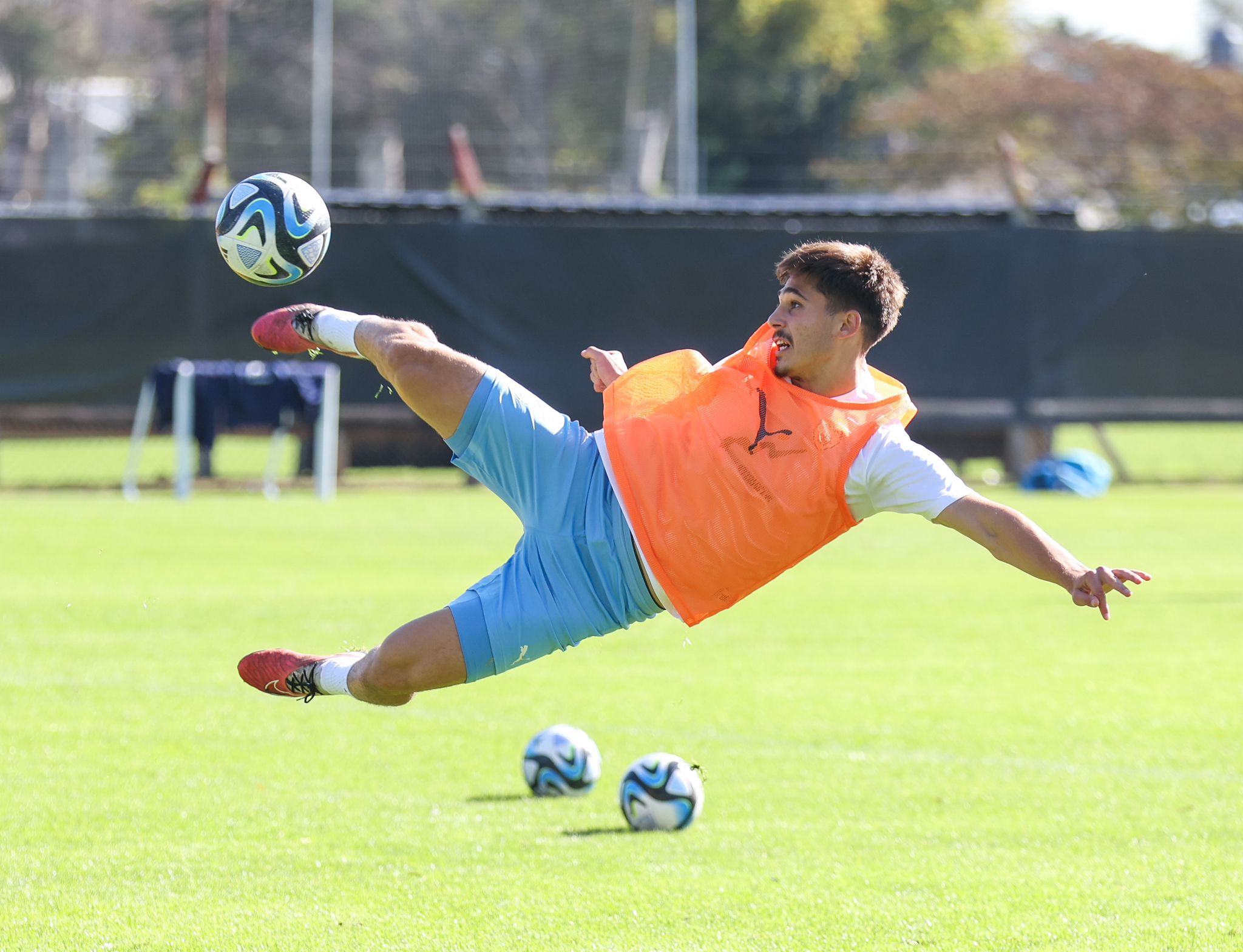 רן בנימין בועט מספרת, נבחרת הנוער של ישראל