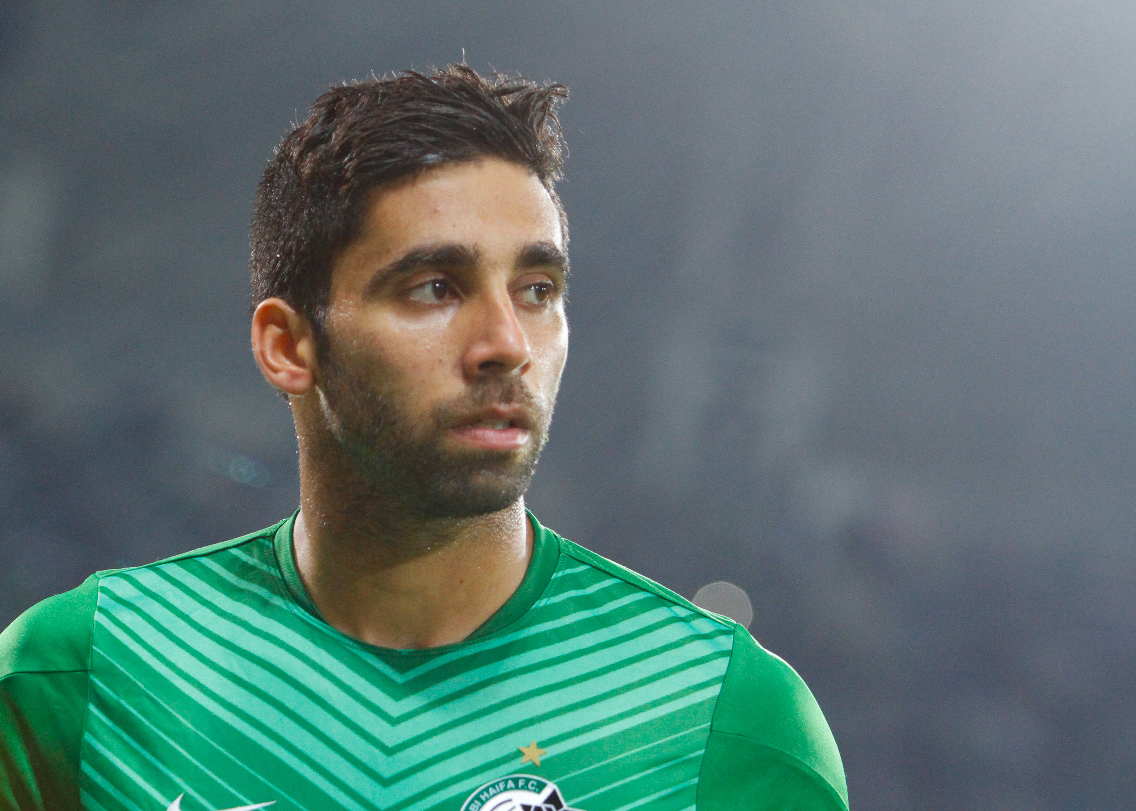 חן עזרא. חוזה חדש בדרך