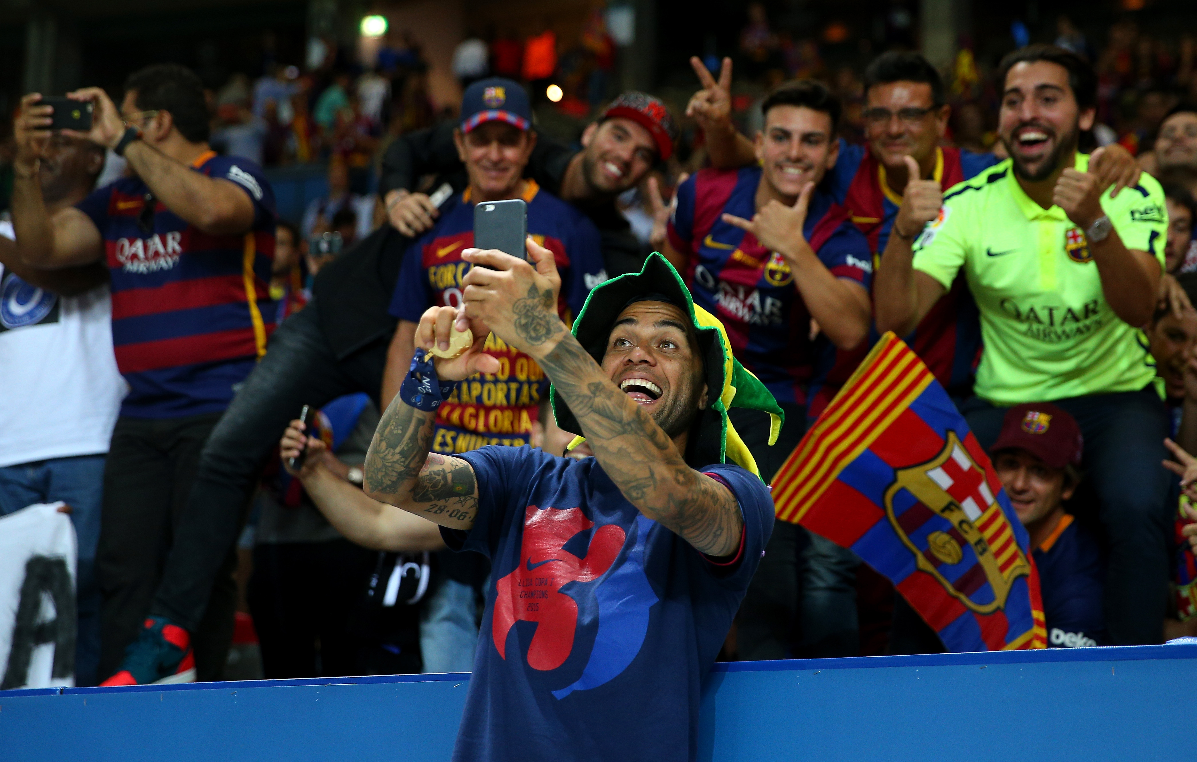 דני אלבס אחרי הזכייה בליגת האלופות ב-2015