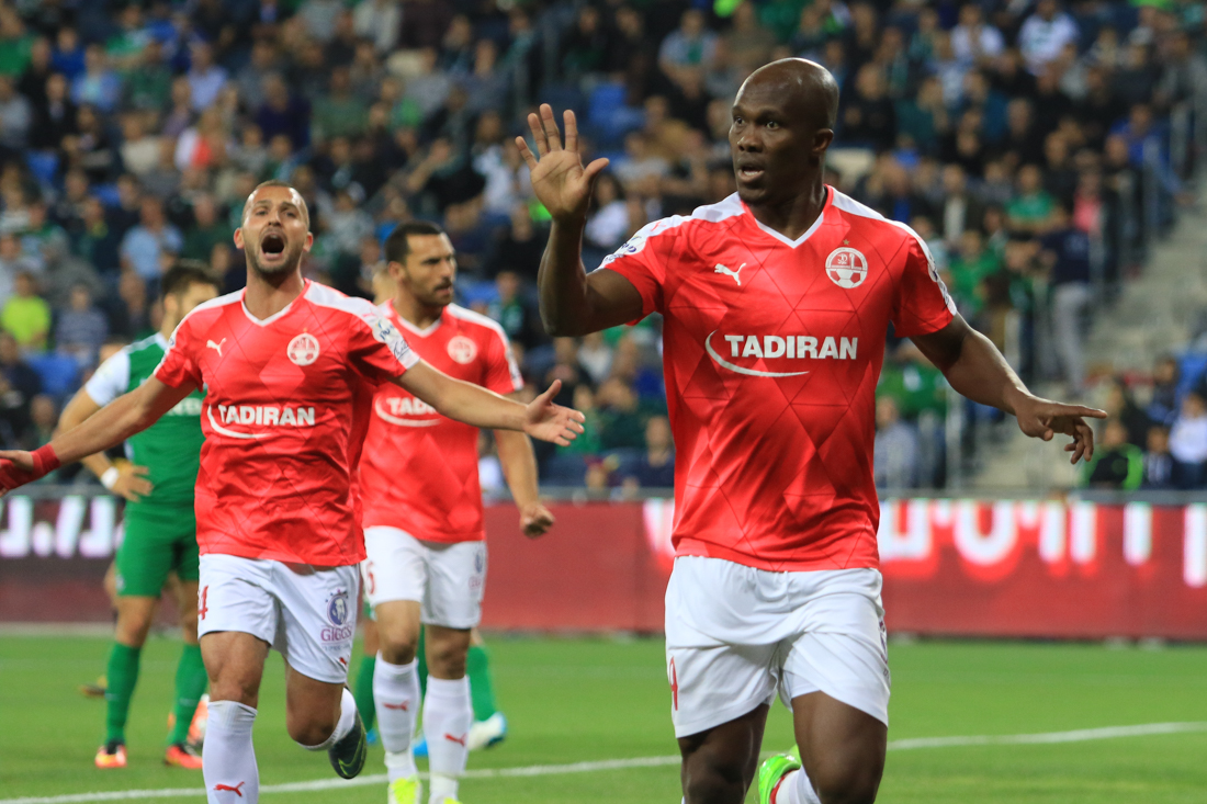 טוני וואקמה