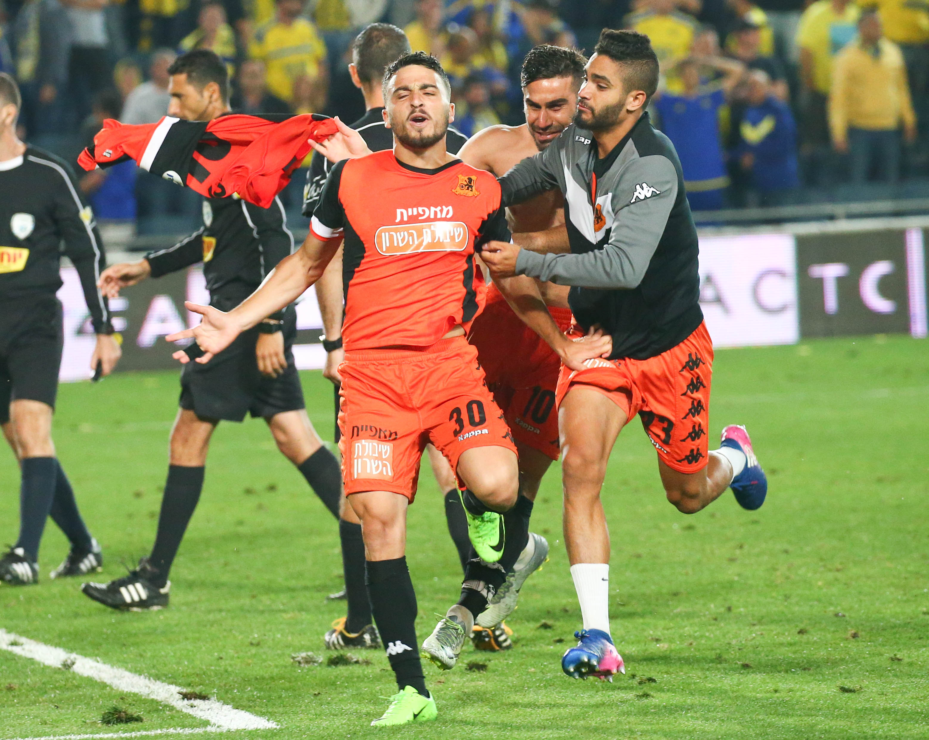 סתיו פיניש חוגג