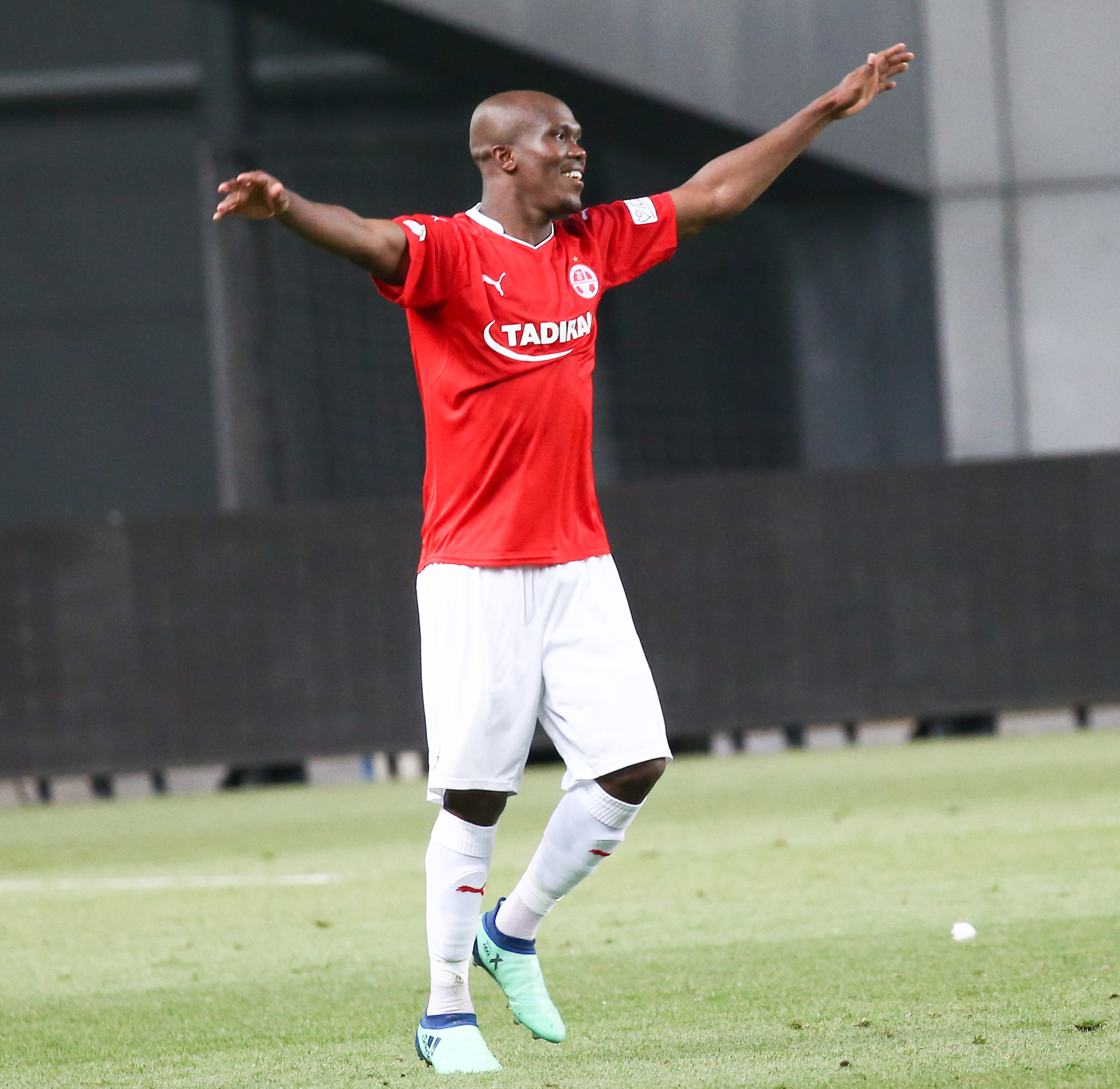 טוני וואקמה