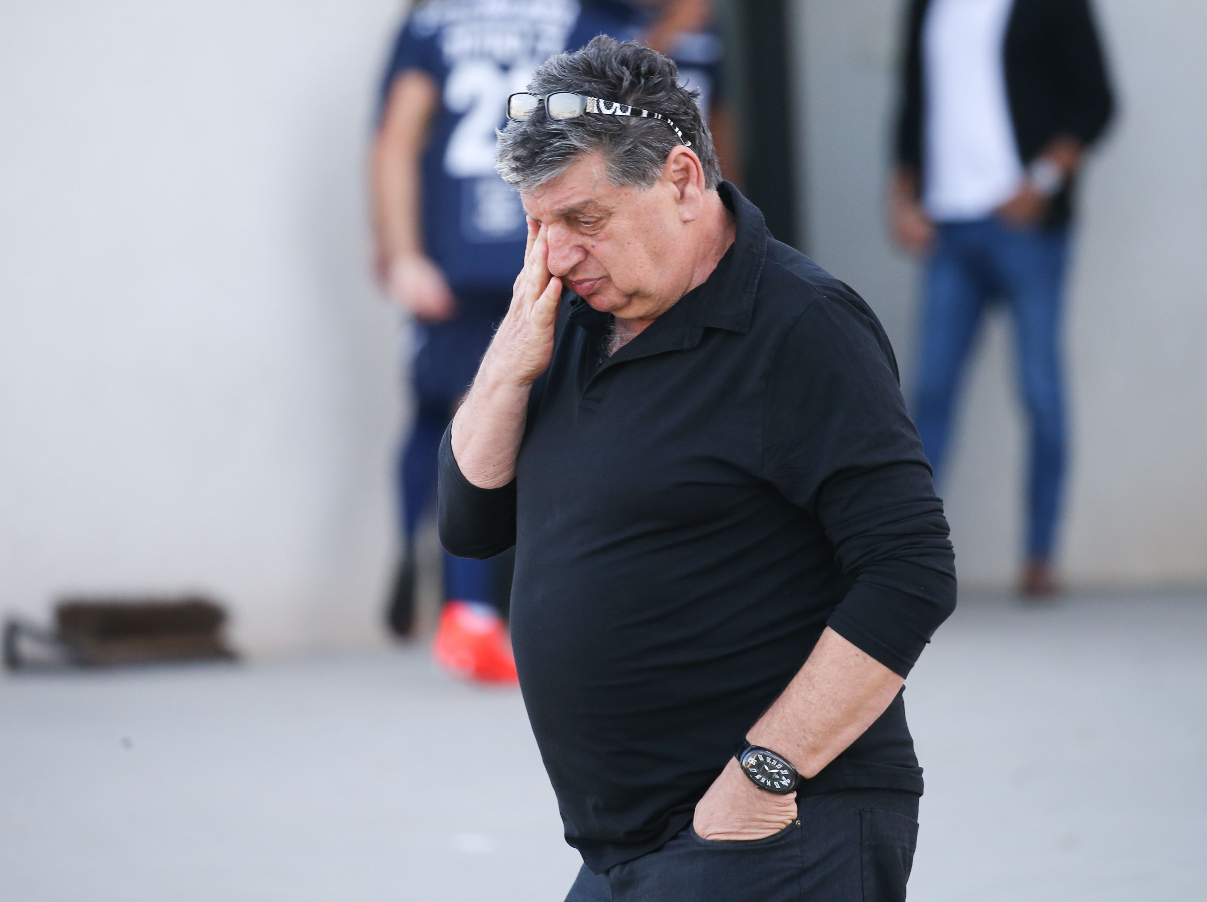 יצחק שום