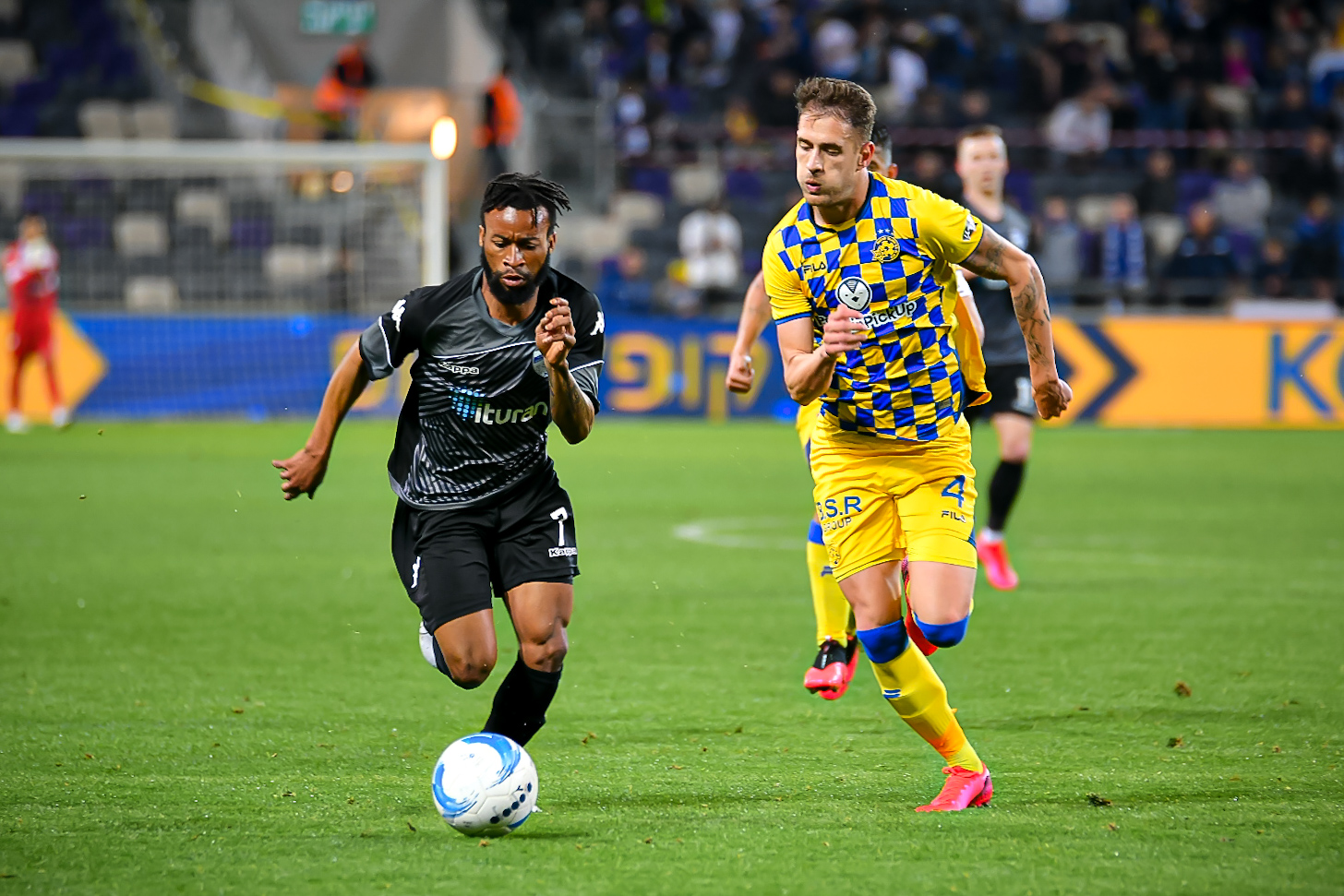 אנריק סאבוריט, מאליק פוסטר