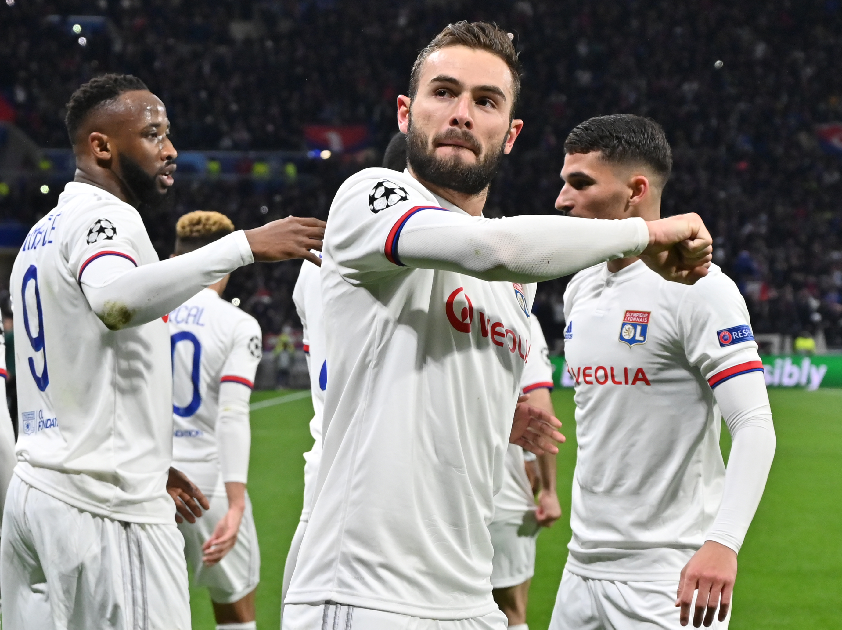 שחקני ליון חוגגים