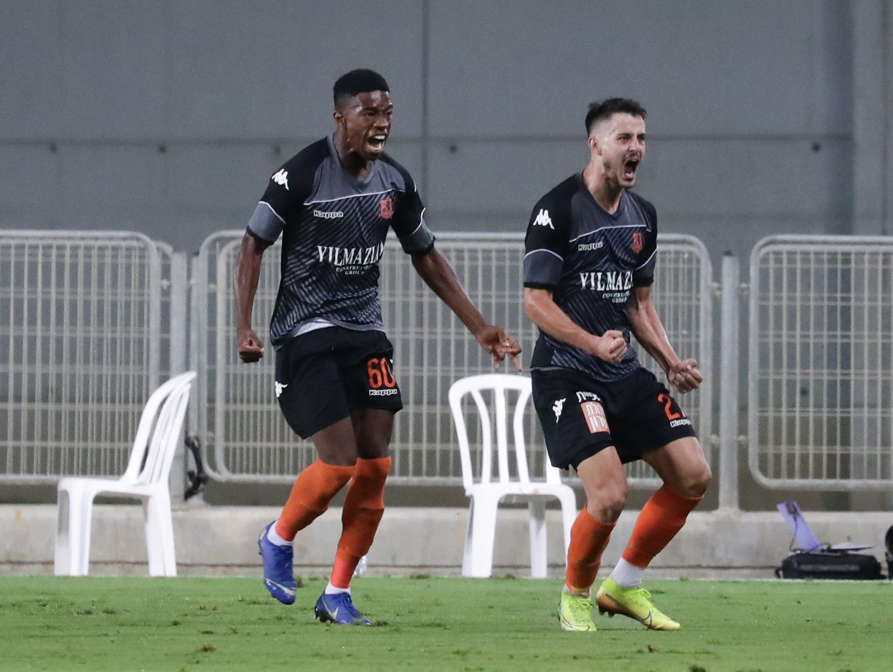 מתיאה ליואיץ' חוגג עם סילבה קאני