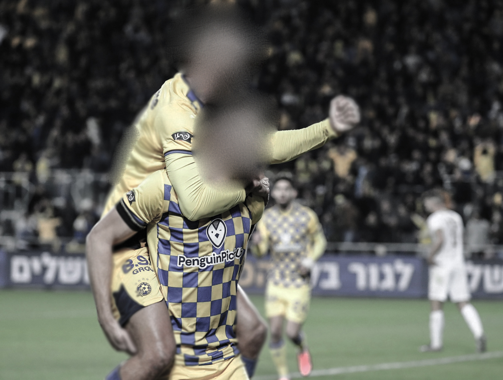 שחקני מכבי תל אביב , פרשת הקטינות