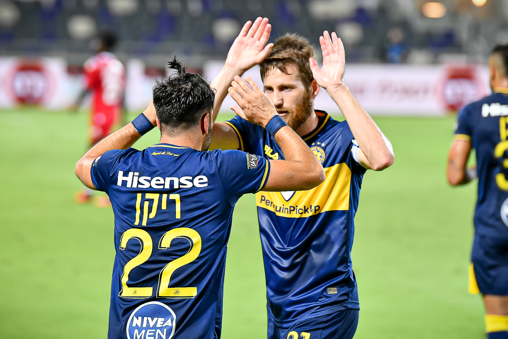 שרן ייני, אבי ריקן