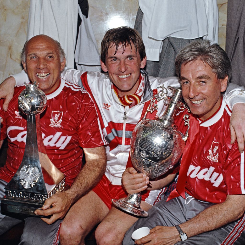 קני דלגליש ושחקני ליברפול באליפות 1990