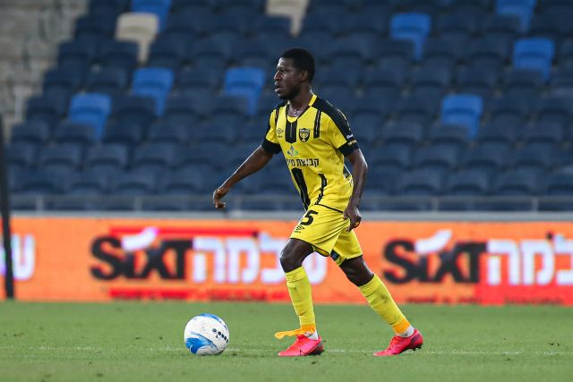 This image has an empty alt attribute; its file name is 1000916