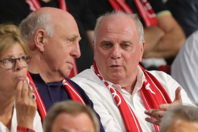 אולי הנס (ימין) עם דיטר הנס