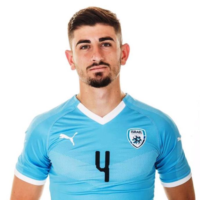 עידן נחמיאס במדי נבחרת ישראל