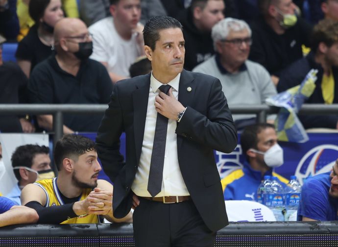 יאניס ספרופולוס מאמן מכבי תל אביב