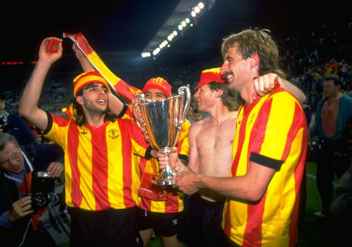 אלי אוחנה חוגג זכייה בגביע המחזיקות במדי מכלן