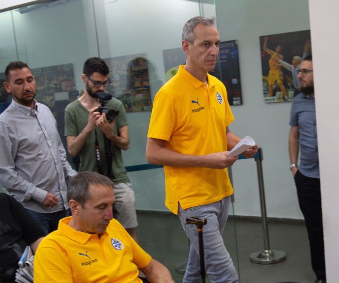 מאמן מכבי תל אביב עודד קטש עם יו"ר הוועדה המקצועית דייויד בלאט