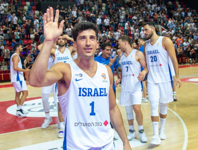 שחקן נבחרת ישראל ג'ון דיברתולומאו