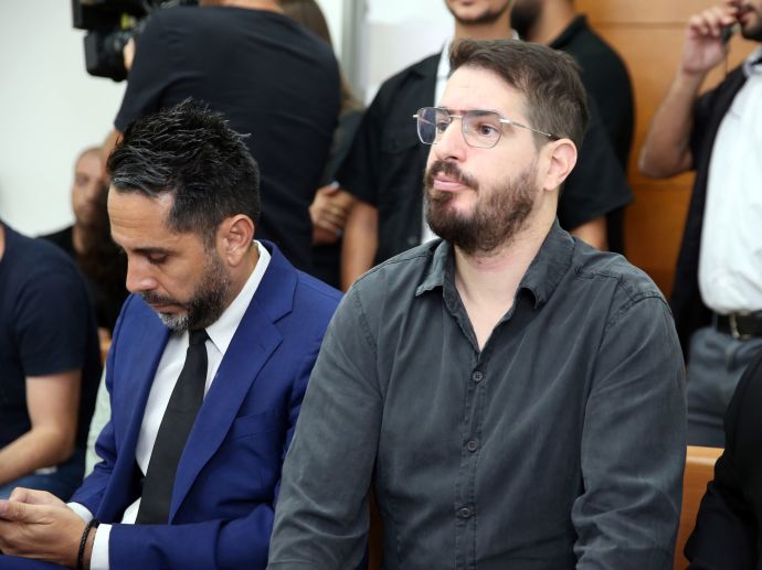 משה חוגג לצד עו"ד משה מזור בדיון של בית"ר ירושלים בבית המשפט