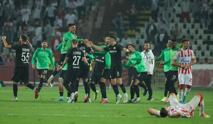 שחקני מכבי חיפה חוגגים עלייה לליגת האלופות