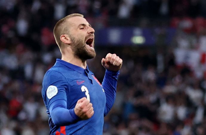 לוק שואו שחקן נבחרת אנגליה חוגג שער