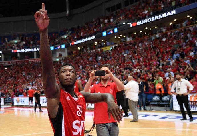 נייט רובינסון שחקן הפועל תל אביב