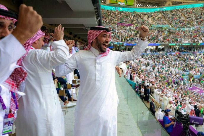 אוהדי ערב הסעודית חוגגים את ניצחון היסטורי על נבחרת ארגנטינה במונדיאל 22 בנובמבר 2022