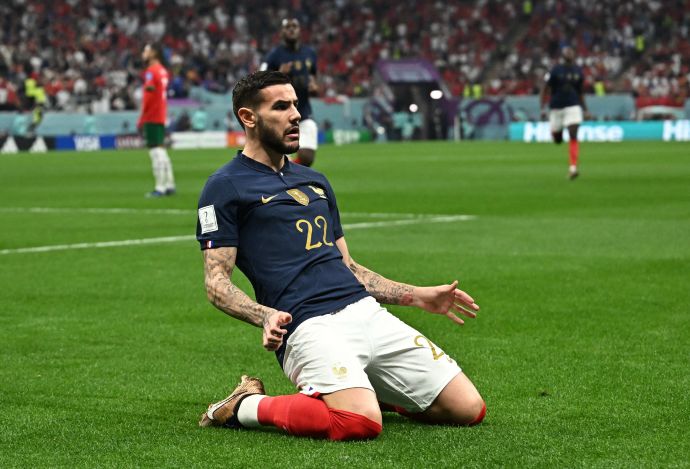 תאו הרננדז שחקן נבחרת צרפת חוגג שער