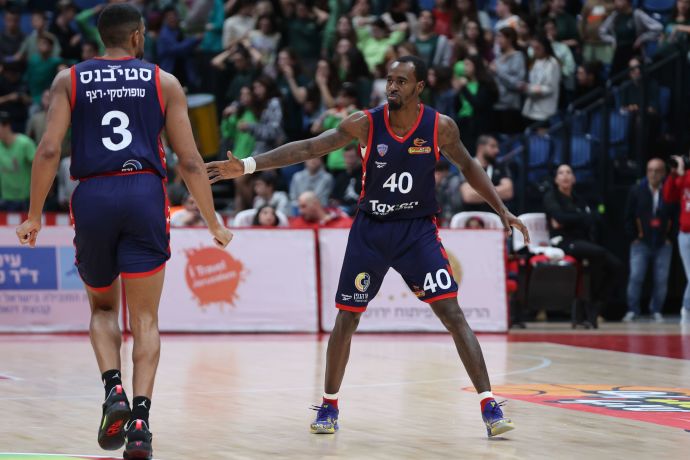 שחקני עירוני קרית אתא, שאבון לואיס, אמין סטיבנס