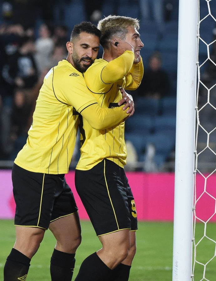 יון ניקולאסקו, שחקן בית"ר ירושלים לצד אוראל דגני