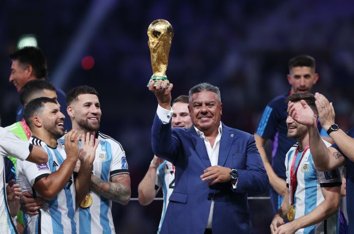 נשיא התאחדות הכדורגל הארגנטינית, קלאודיו טאפיה