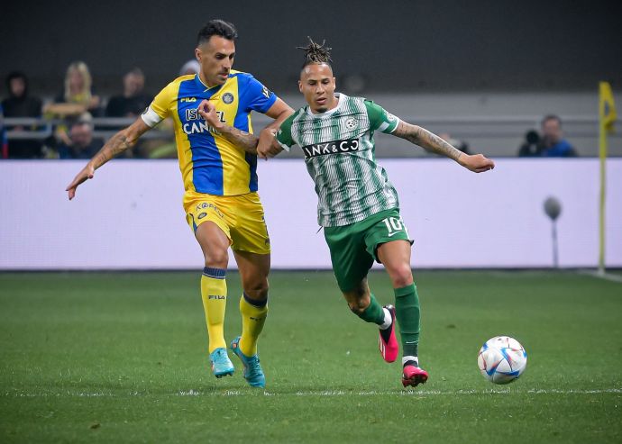 שחקן מכבי חיפה צ'ארון שרי, מול שחקן מכבי תל אביב ערן זהבי