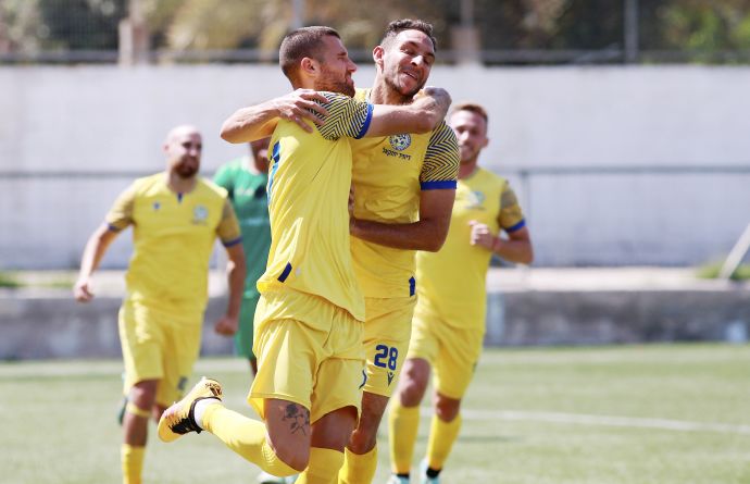 ניקו אולסק, עידו אקסברד, שחקני מכבי הרצליה