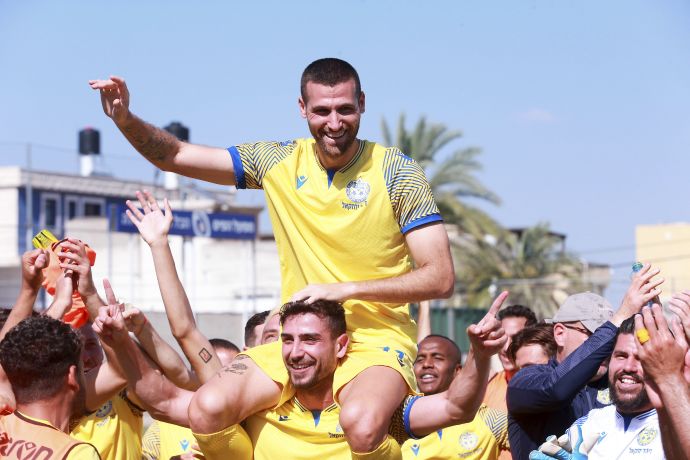 עידו אקסברד, חלוץ מכבי הרצליה