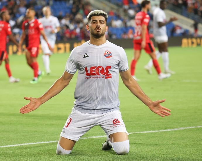 תומר יוספי שחקן הפועל חיפה חוגג שער