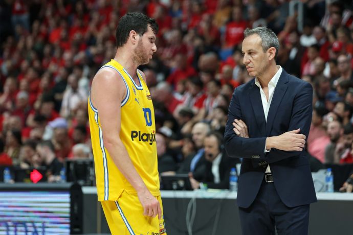 מאמן מכבי תל אביב עודד קטש עם גיא פניני