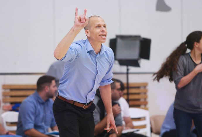 מאמן עירוני רמת גן שמוליק ברנר