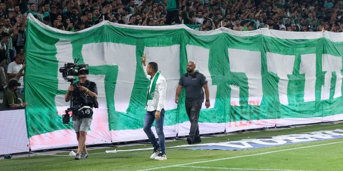 ברק בכר מאמן מכבי חיפה נפרד מהאוהדים