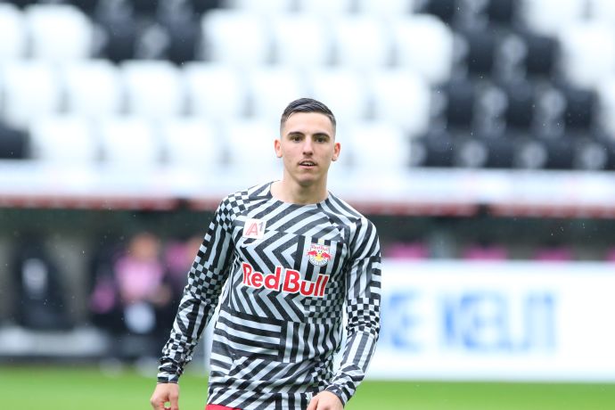 אוסקר גלוך שחקן רד בול זלצבורג בחימום