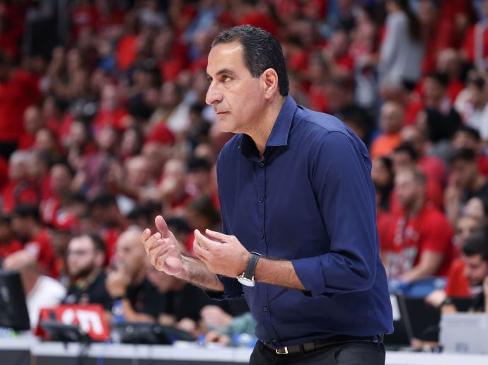 מאמן בני הרצליה אורן אהרוני