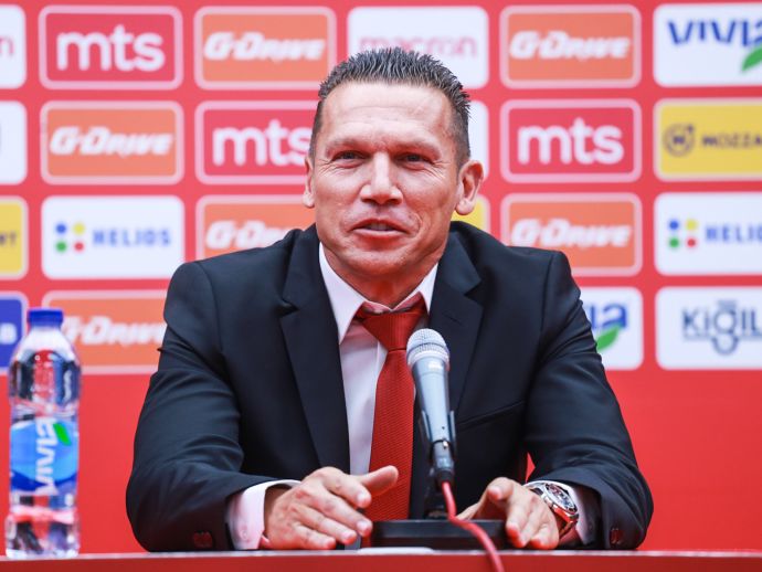 ברק בכר מוצג כמאמנה של הכוכב האדום בלגרד