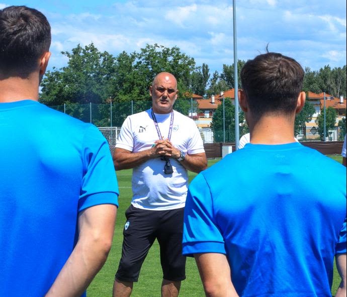 אלון חזן מאמן נבחרת ישראל