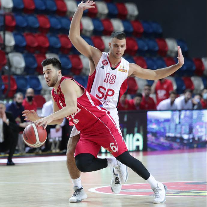 תמיר בלאט שחקן הפועל ירושלים מול ים מדר שחקן הפועל תל אביב