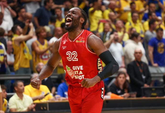 צ'ינאנו אונואקו, שחקן הפועל תל אביב