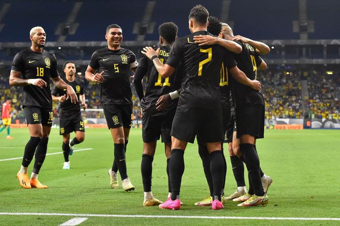 שחקני נבחרת ברזיל חוגגים