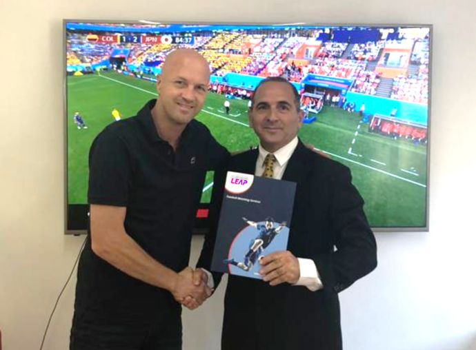 דני אבידור עם ג'ורדי קרויף